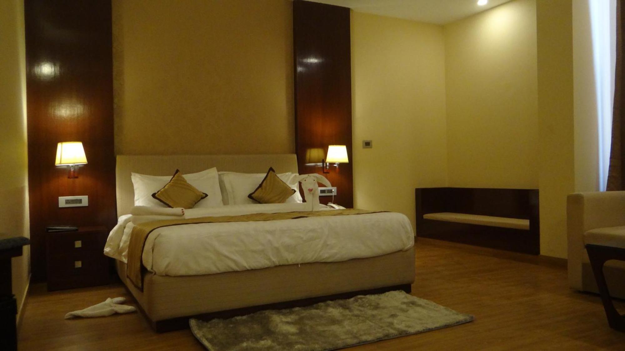 The Legend Hotel Prayagraj Luaran gambar