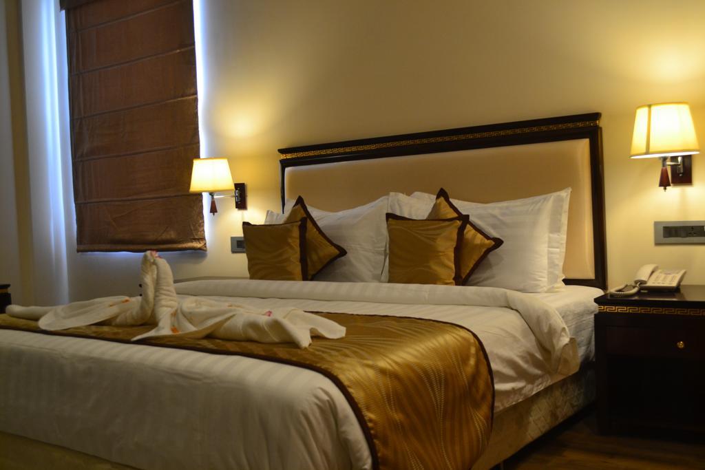 The Legend Hotel Prayagraj Bilik gambar